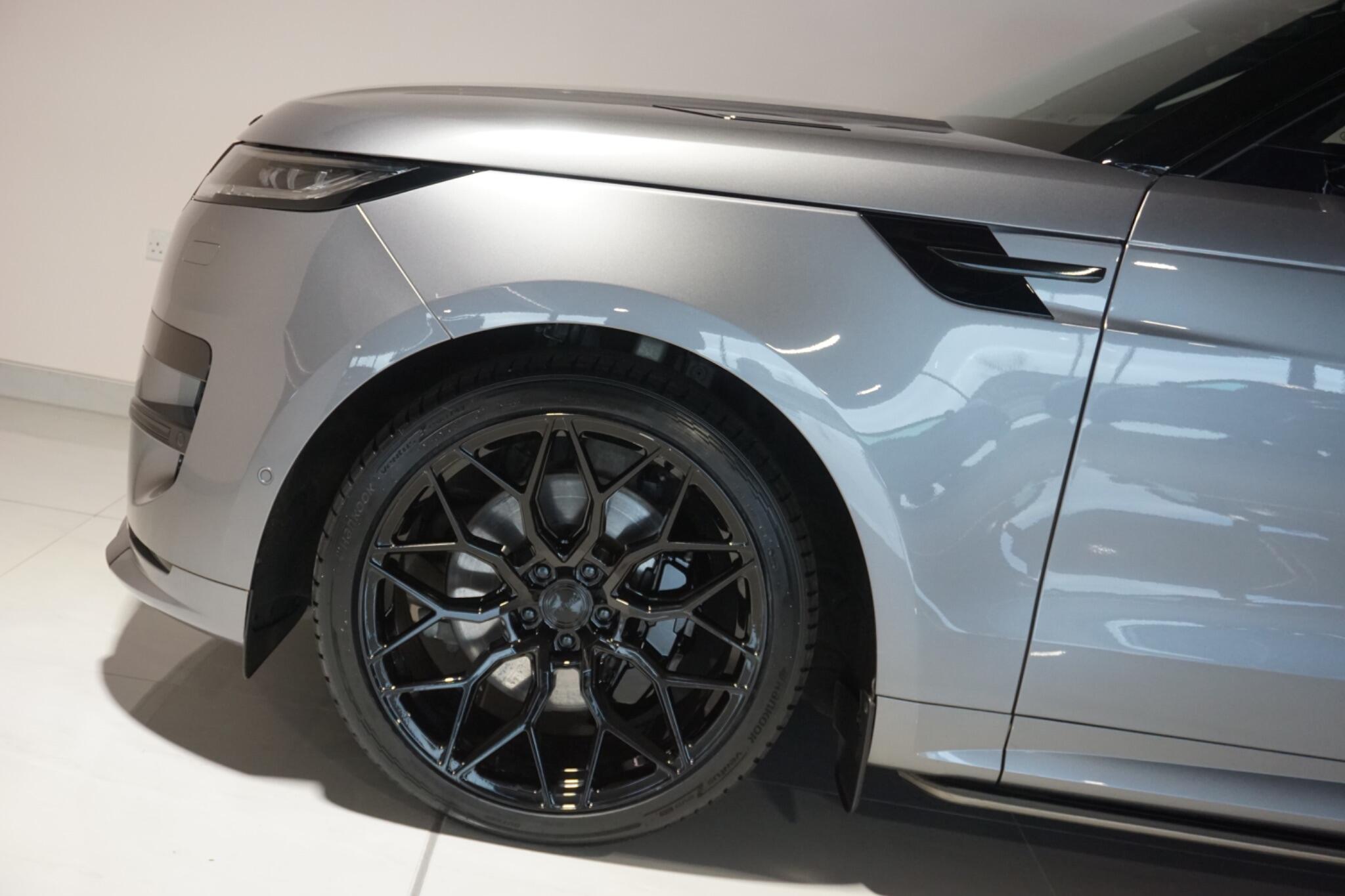 Land Rover Range Rover Sport 3.0 D300 MHEV Stealth Edition SUV 5dr Diesel Auto 4WD Euro 6 (s/s) (300 ps)